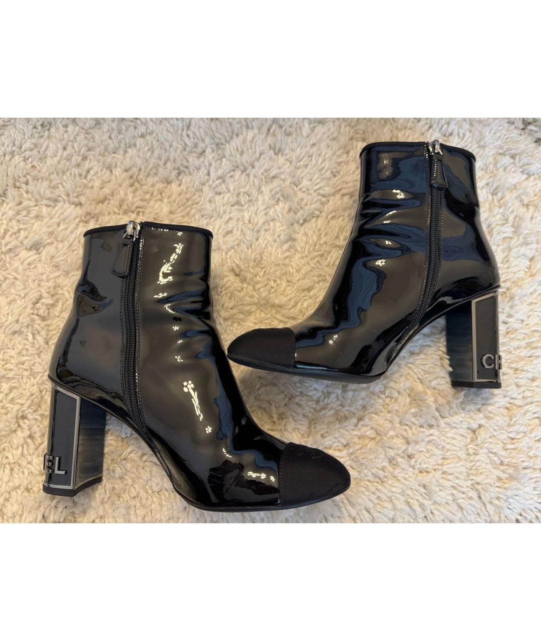 CHANEL Черные ботильоны из лакированной кожи, фото 2