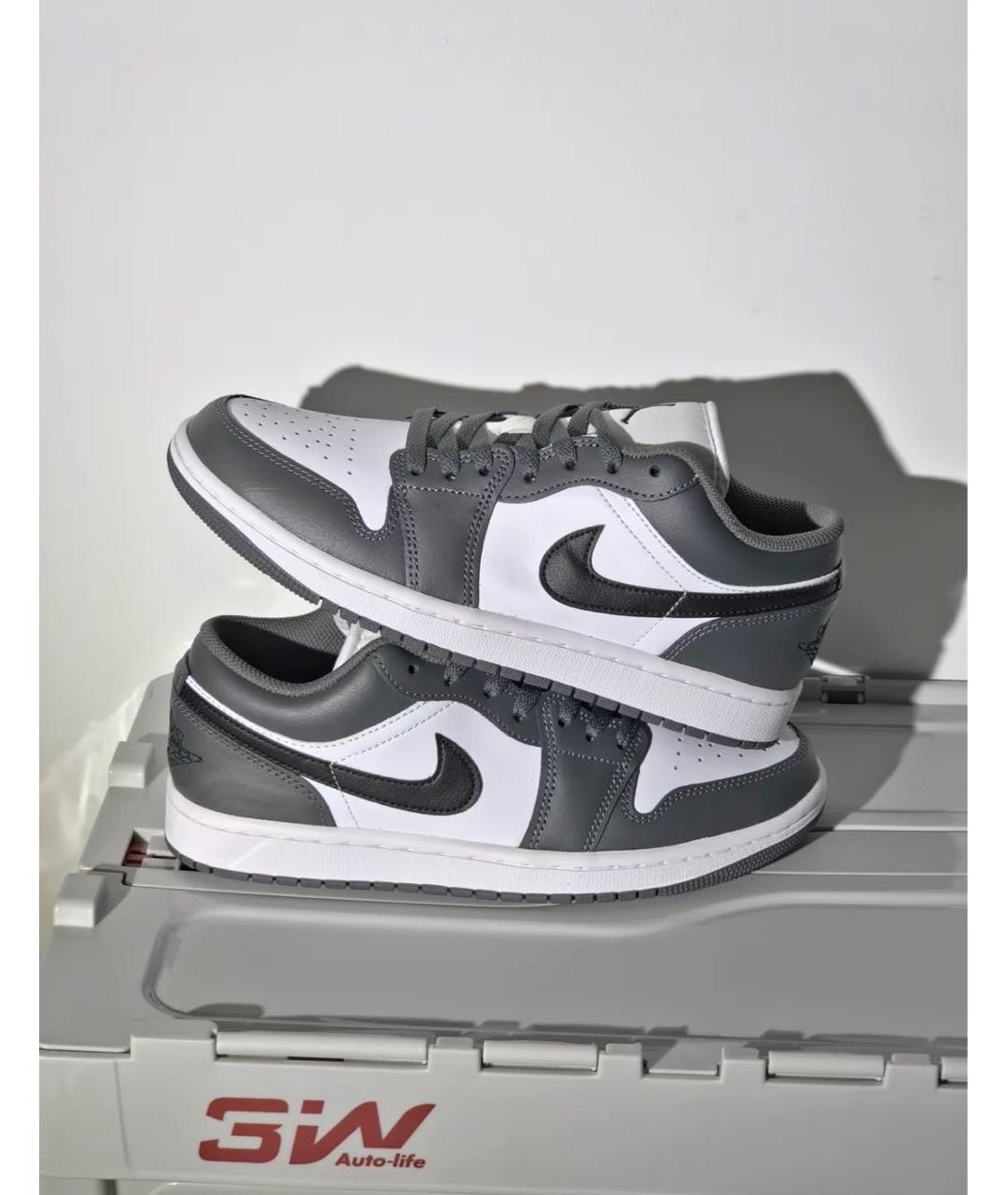 JORDAN Серые кожаные низкие кроссовки / кеды, фото 4