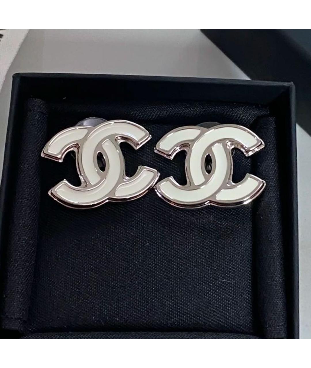 CHANEL Белые металлические серьги, фото 2