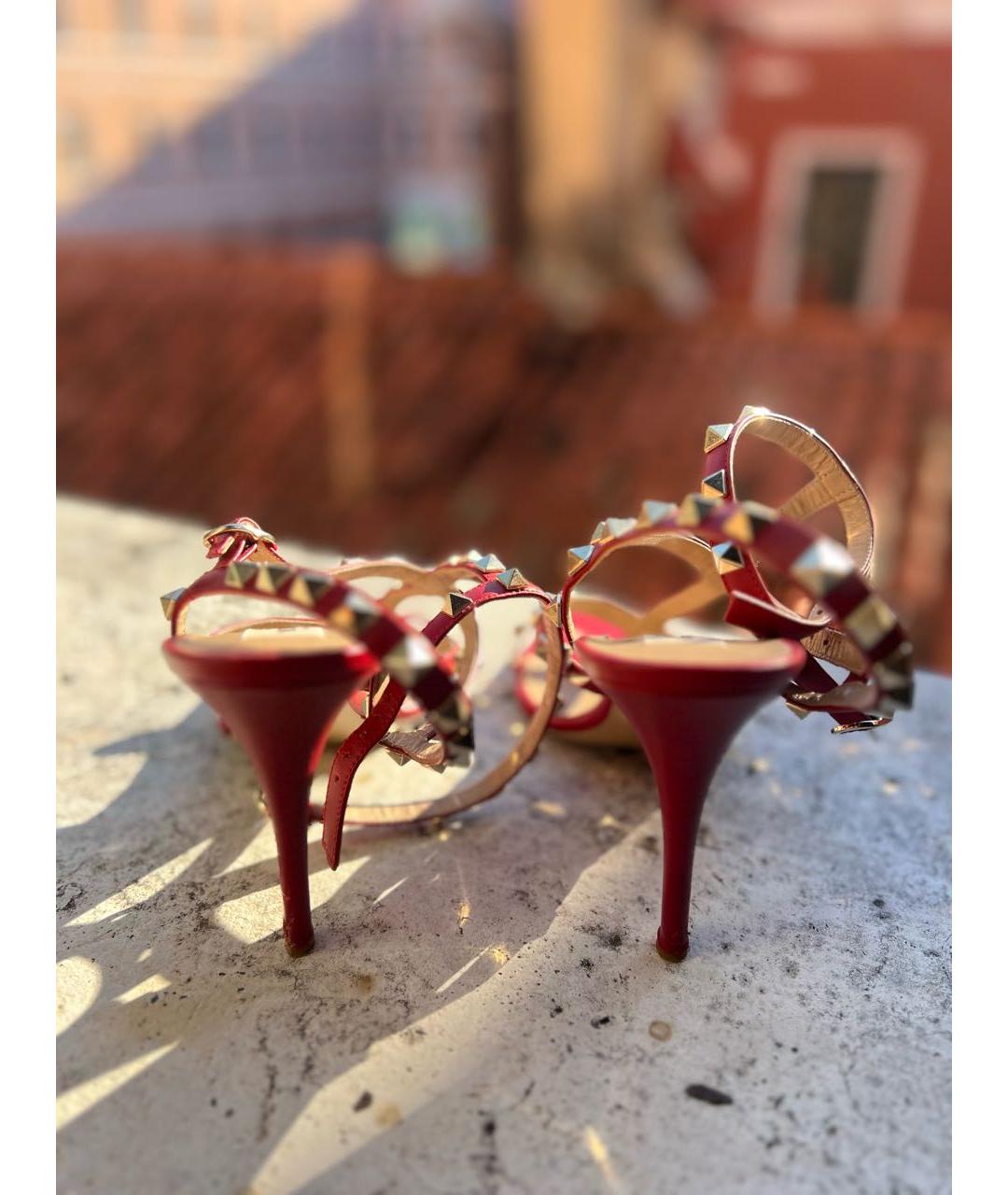 VALENTINO Красные кожаные босоножки, фото 3