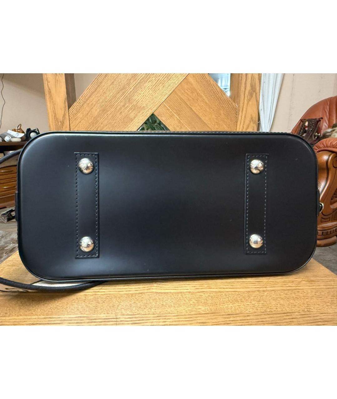 LOUIS VUITTON Черная кожаная сумка с короткими ручками, фото 3