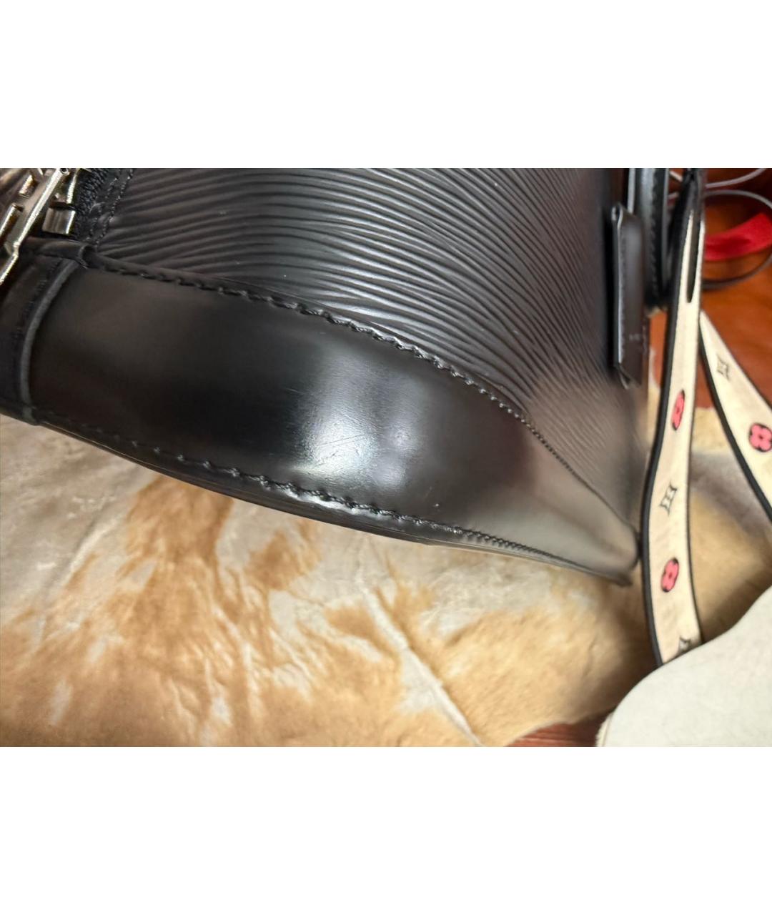 LOUIS VUITTON Черная кожаная сумка с короткими ручками, фото 6