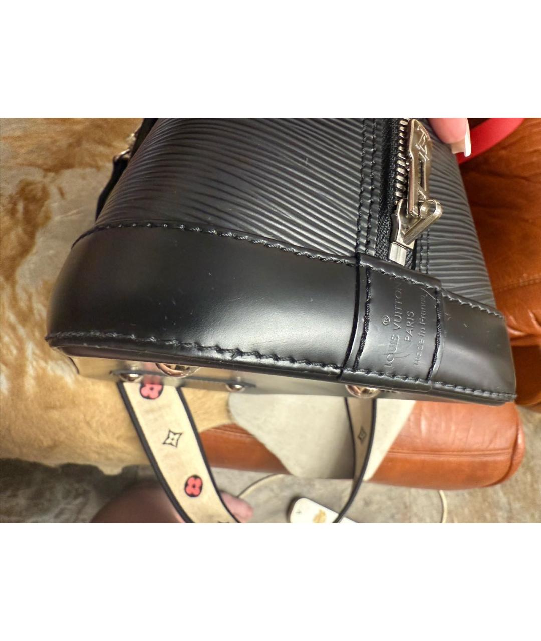 LOUIS VUITTON Черная кожаная сумка с короткими ручками, фото 5