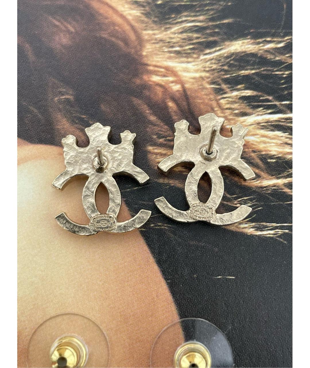 CHANEL Золотые металлические серьги, фото 3