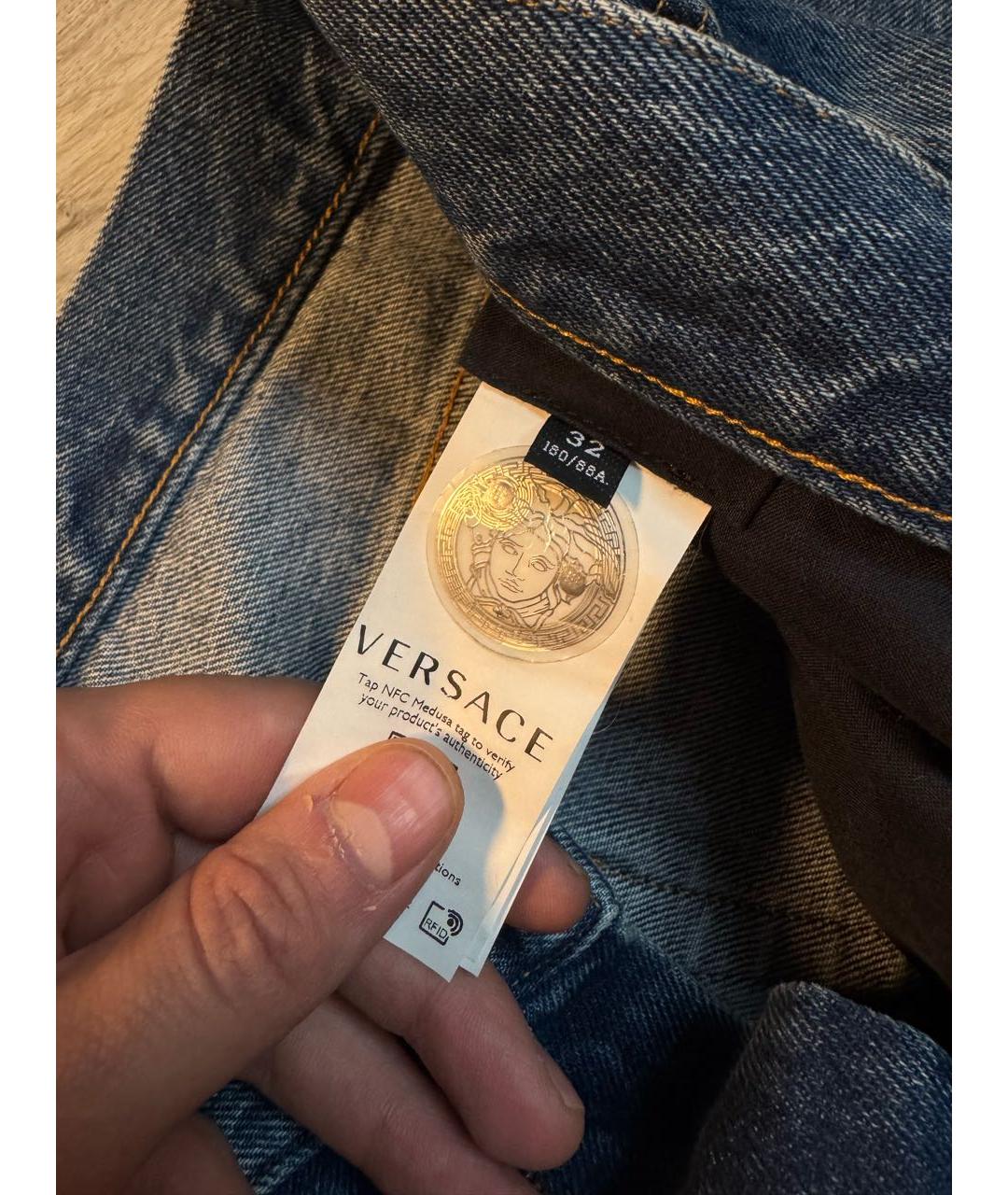 VERSACE Голубые хлопко-полиэстеровые прямые джинсы, фото 6