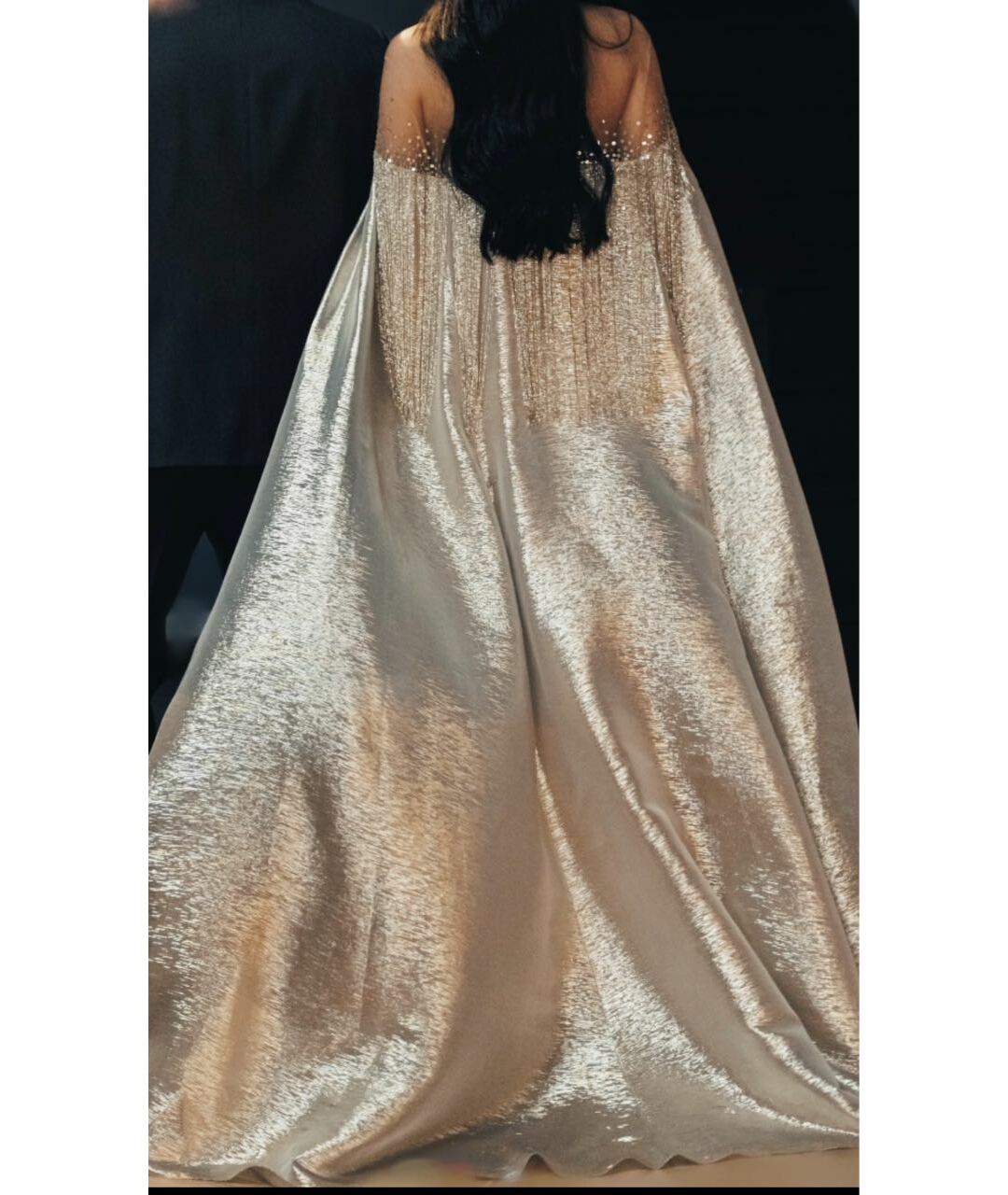 OSCAR DE LA RENTA Серебряное шелковое вечернее платье, фото 6