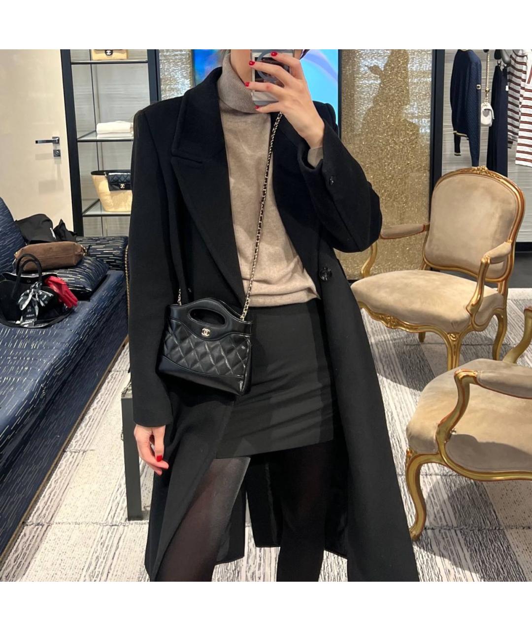 CHANEL Черная кожаная сумка с короткими ручками, фото 3