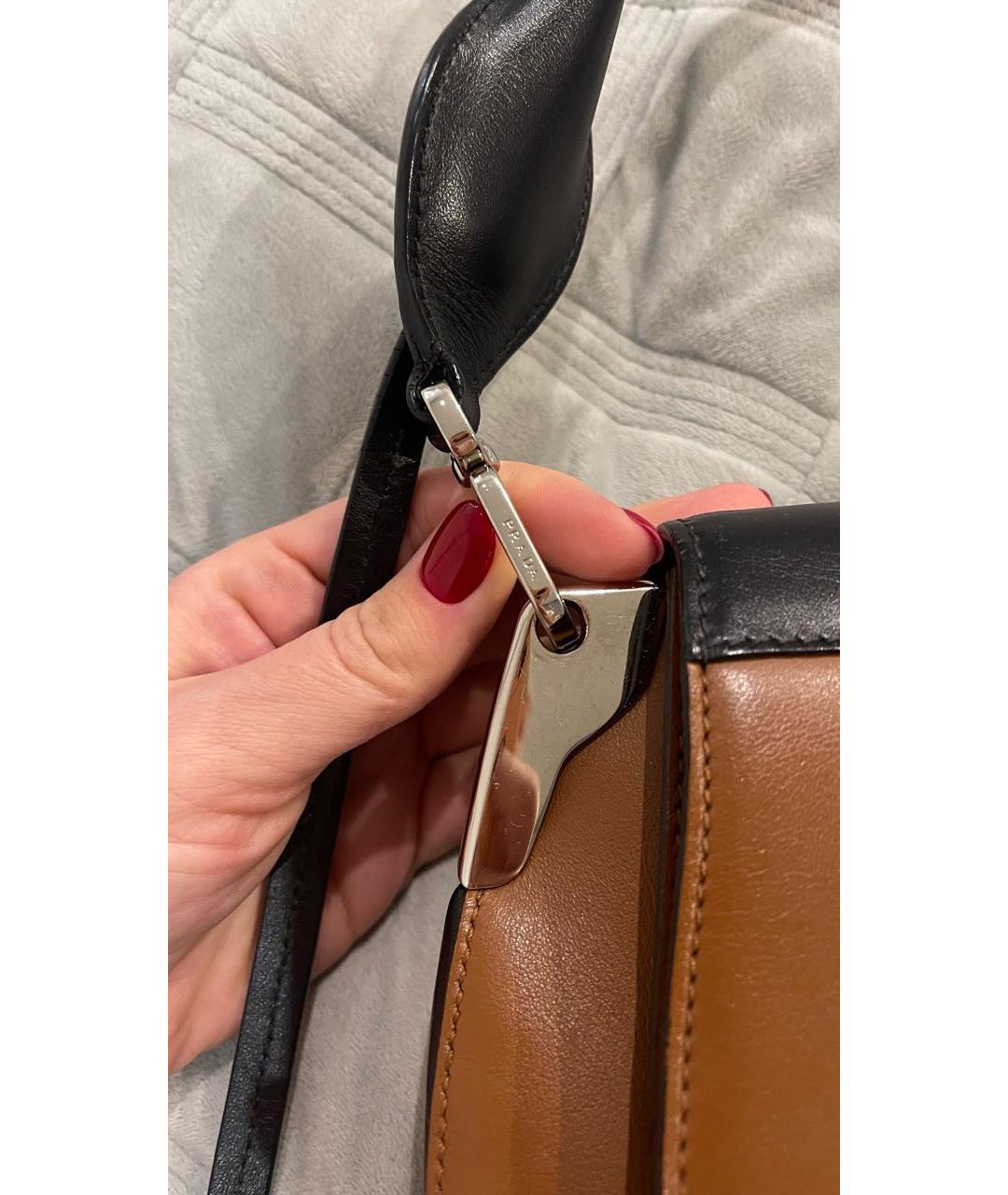 PRADA Коричневая кожаная сумка с короткими ручками, фото 4
