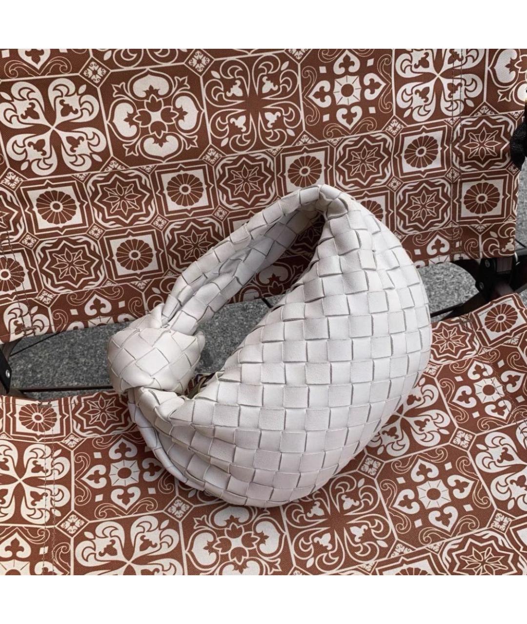 BOTTEGA VENETA Белая кожаная сумка с короткими ручками, фото 3