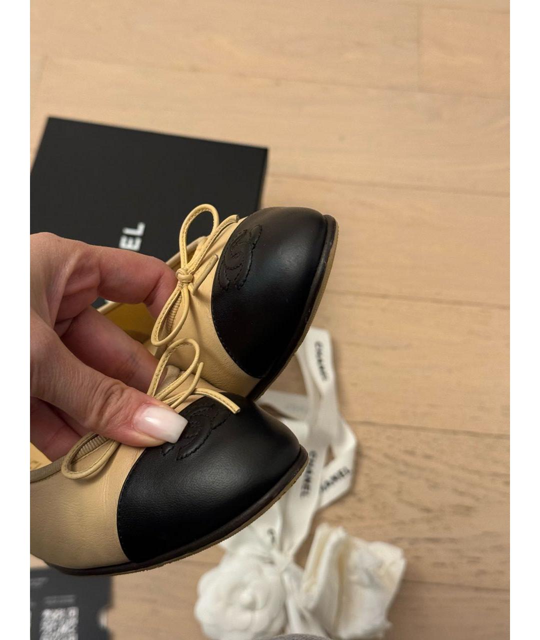 CHANEL Бежевые кожаные балетки, фото 2