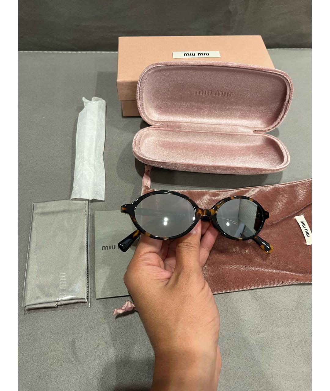 MIU MIU Коричневые пластиковые солнцезащитные очки, фото 4