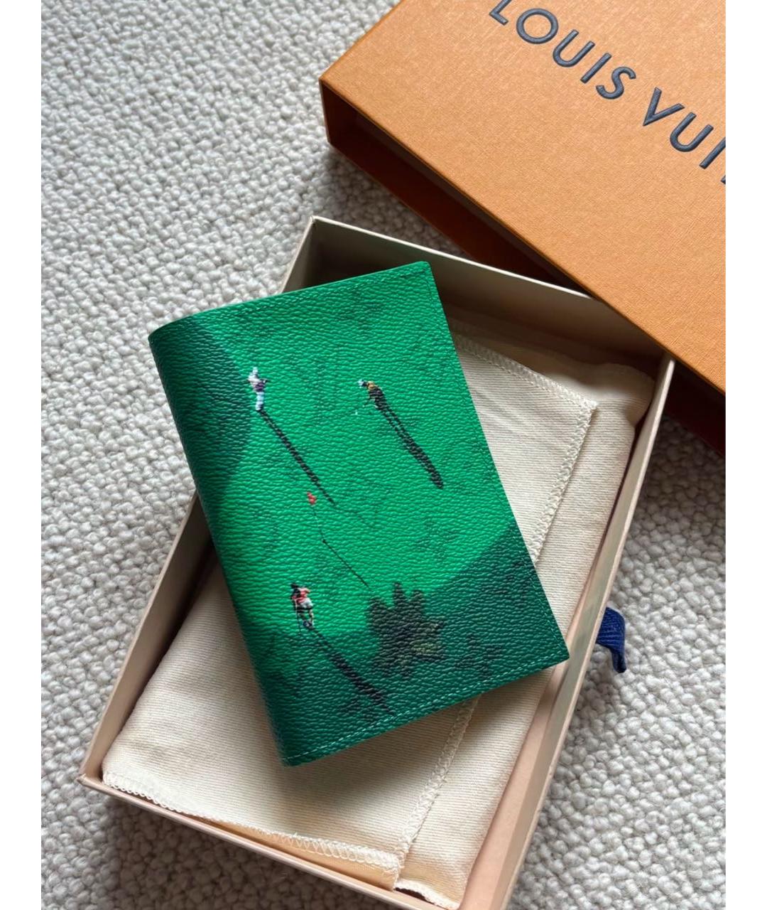 LOUIS VUITTON Зеленый кардхолдер, фото 6