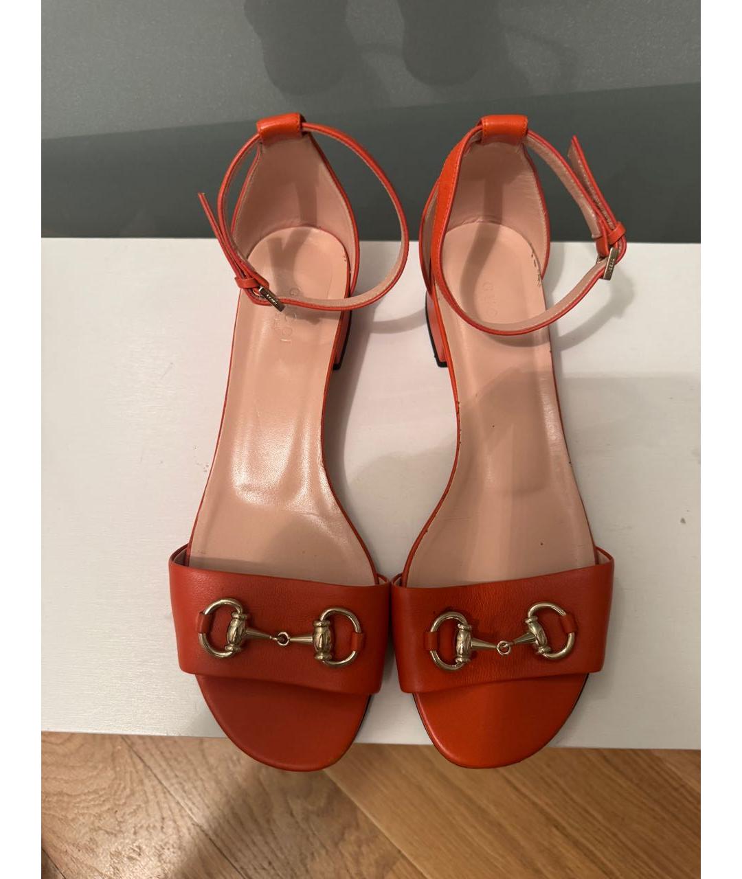 GUCCI Оранжевое кожаные босоножки, фото 2