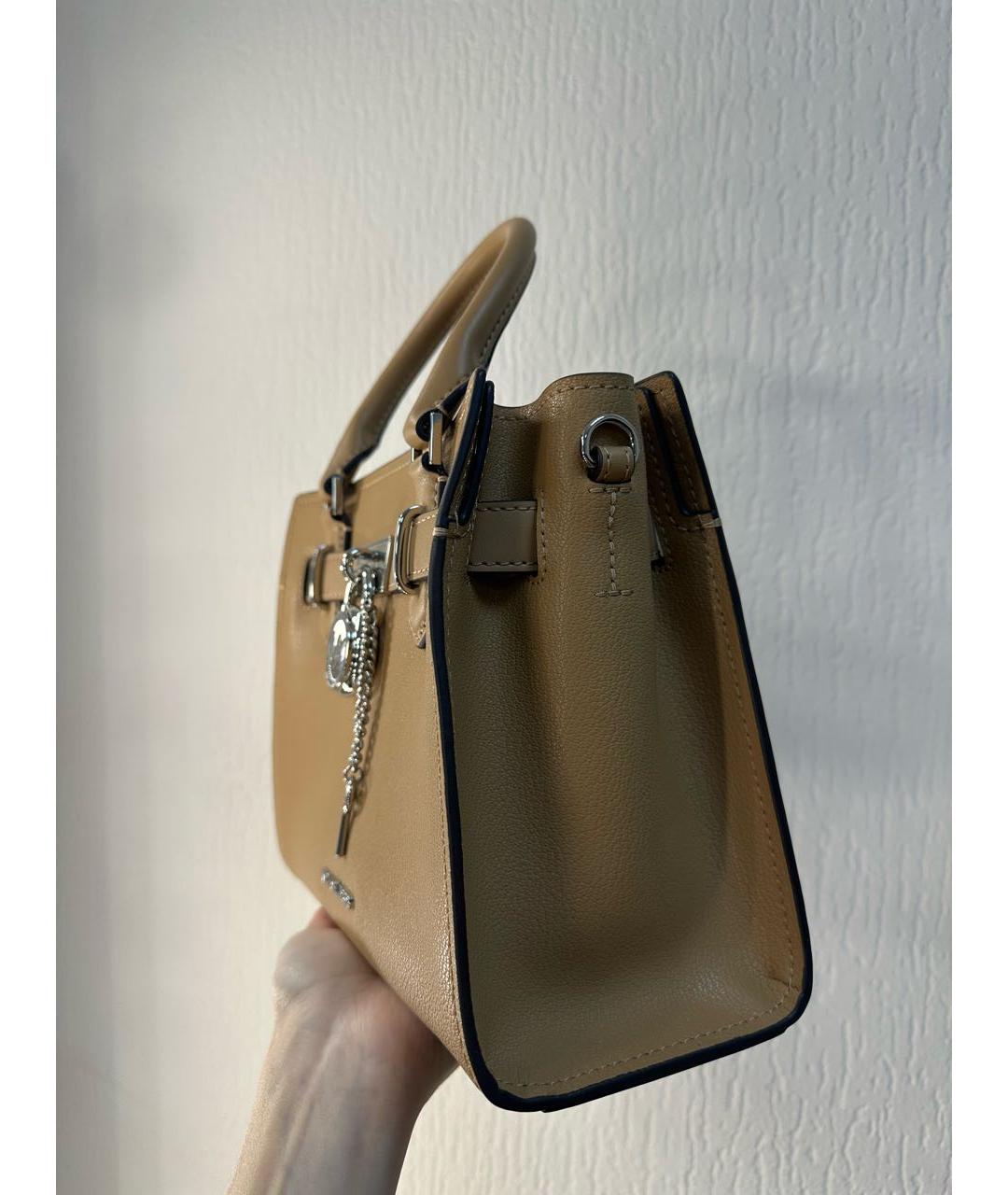 MICHAEL KORS Бежевая кожаная сумка с короткими ручками, фото 2