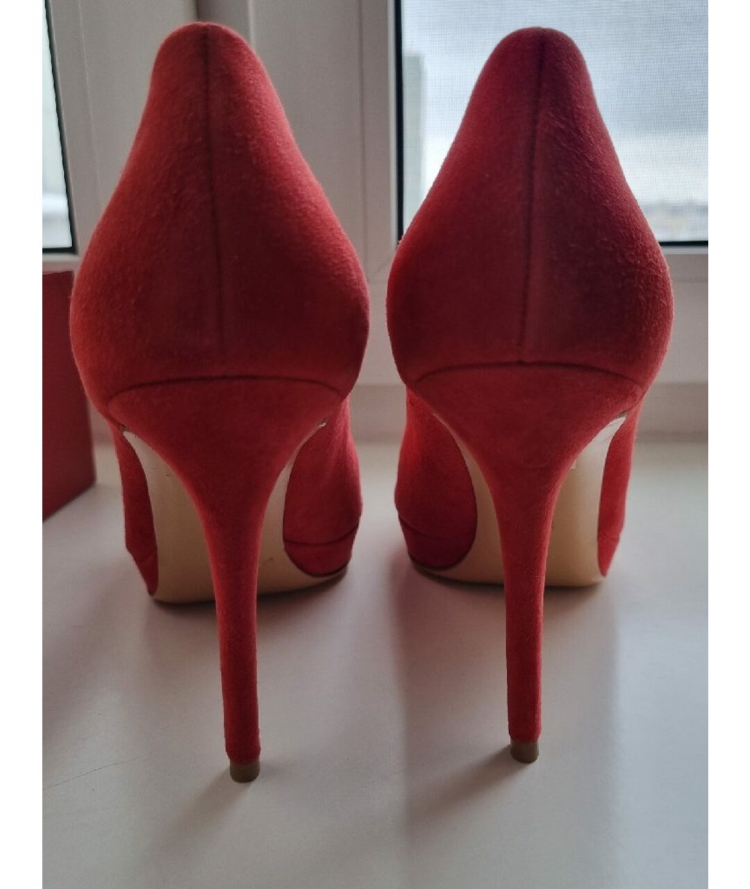 FERRAGAMO Красные замшевые туфли, фото 4