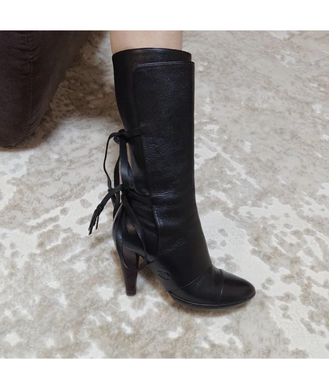 CHANEL Черные кожаные сапоги, фото 6
