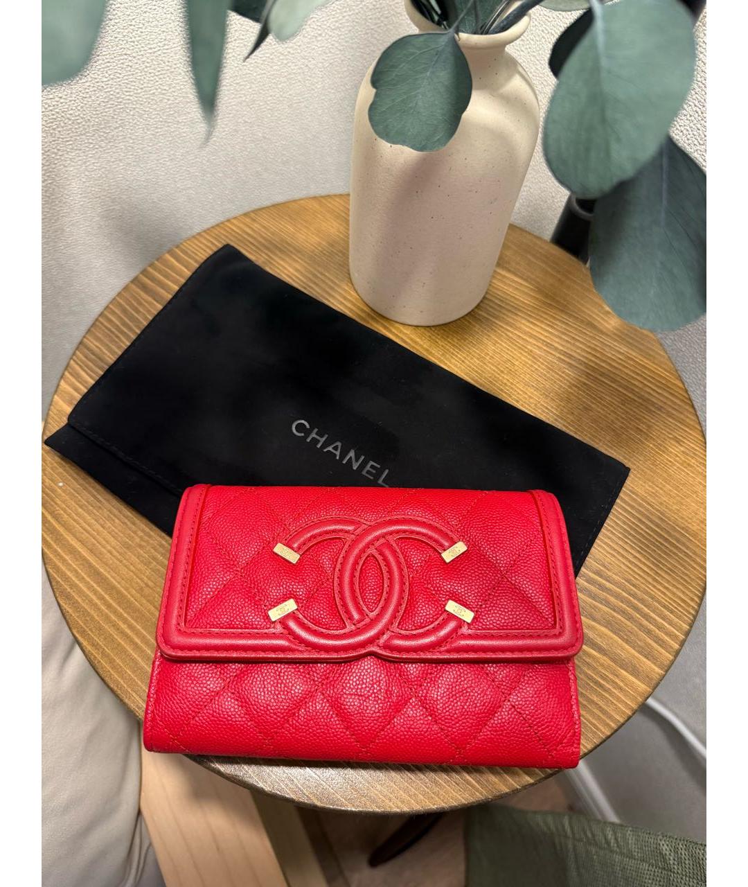 CHANEL Красный кожаный кошелек, фото 2