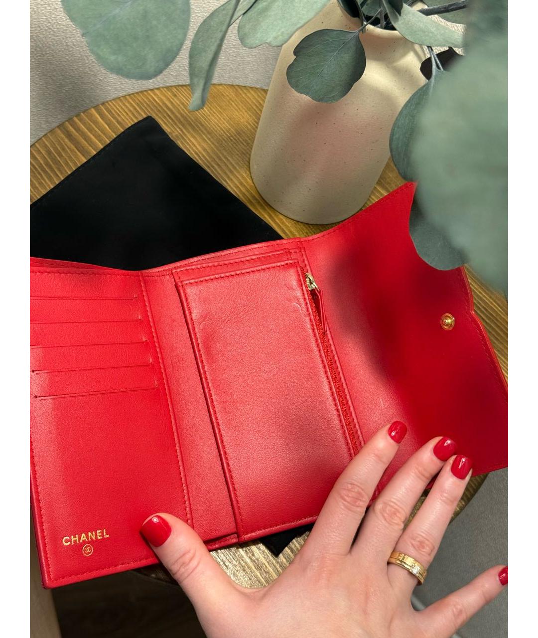 CHANEL Красный кожаный кошелек, фото 5