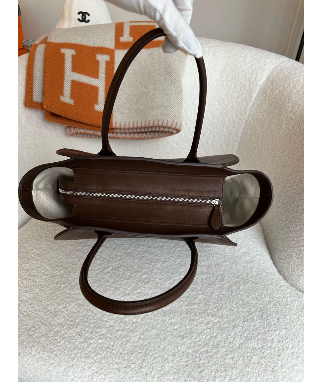 THE ROW Коричневая кожаная сумка с короткими ручками, фото 4