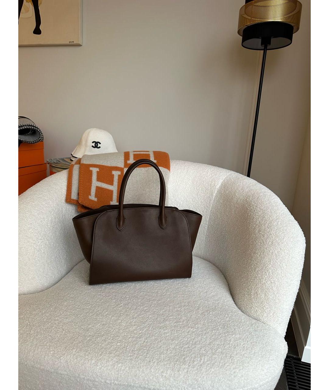 THE ROW Коричневая кожаная сумка с короткими ручками, фото 6