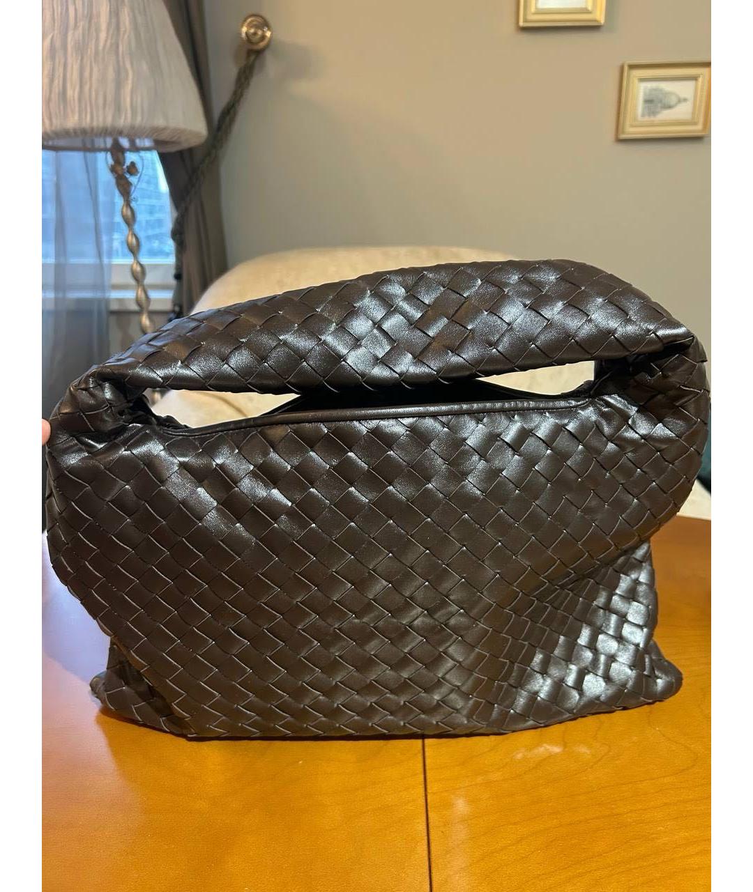 BOTTEGA VENETA Коричневая сумка с короткими ручками из лакированной кожи, фото 3