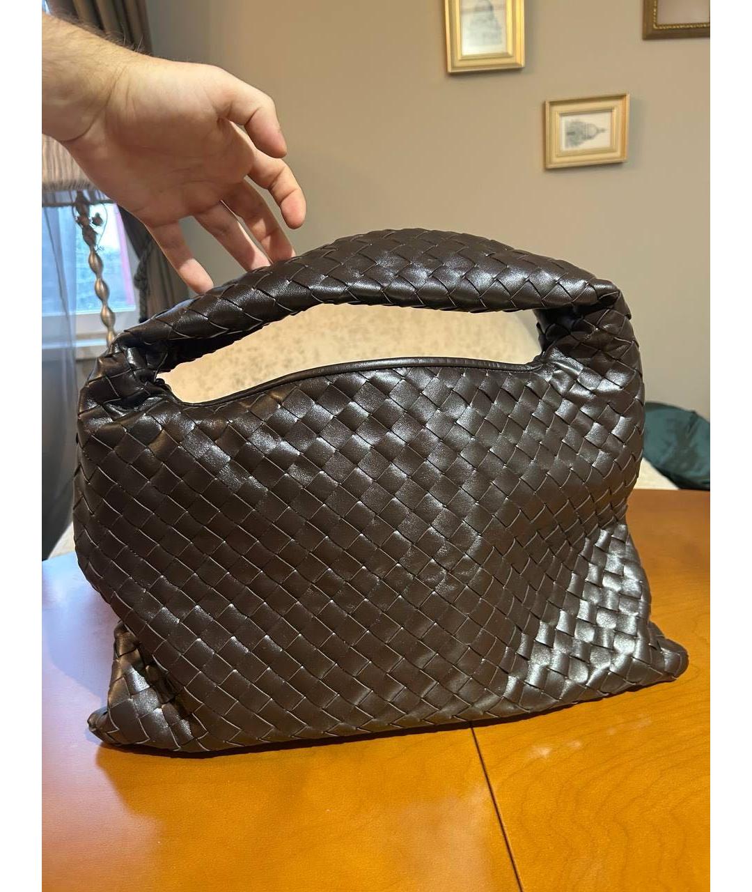 BOTTEGA VENETA Коричневая сумка с короткими ручками из лакированной кожи, фото 2