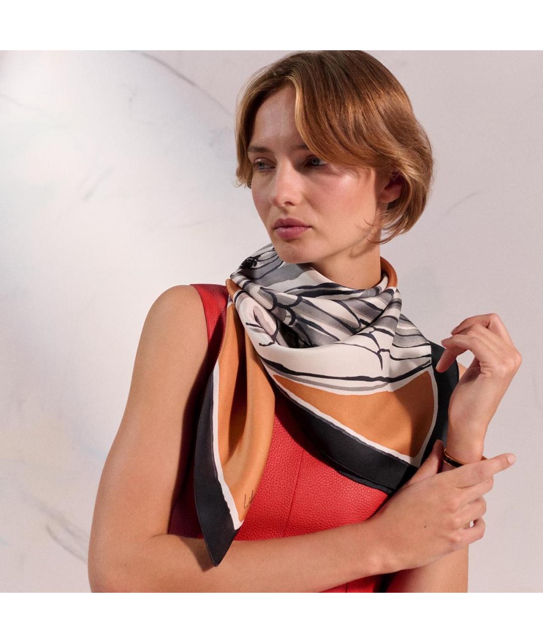 HERMES Коричневый шелковый платок, фото 2