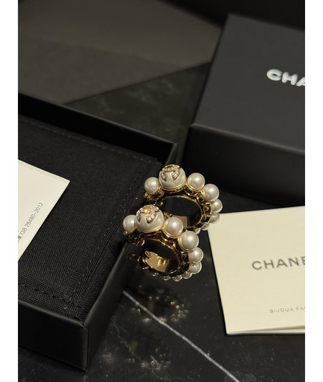 CHANEL Белые металлические серьги, фото 2