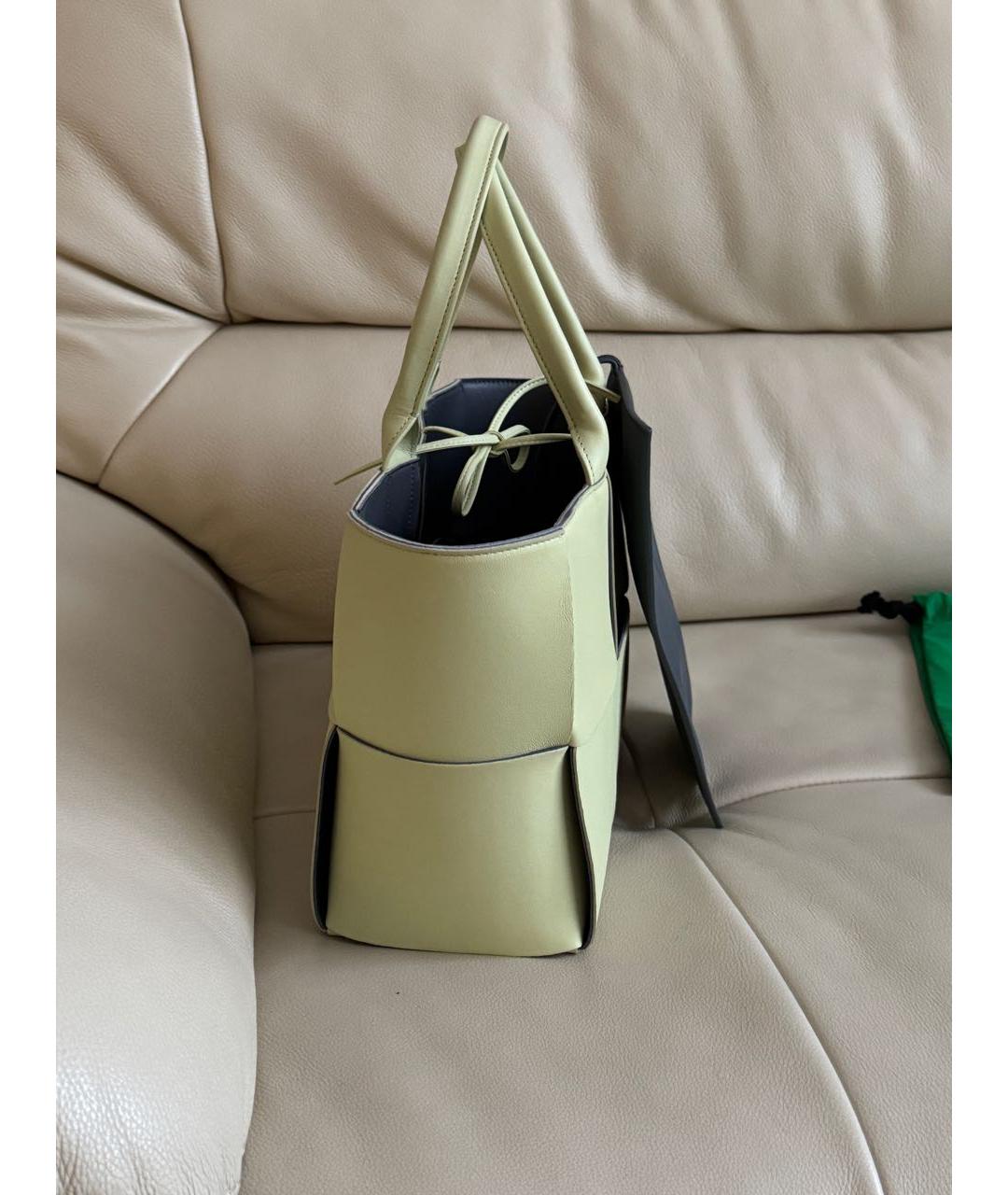 BOTTEGA VENETA Салатовая кожаная сумка тоут, фото 5