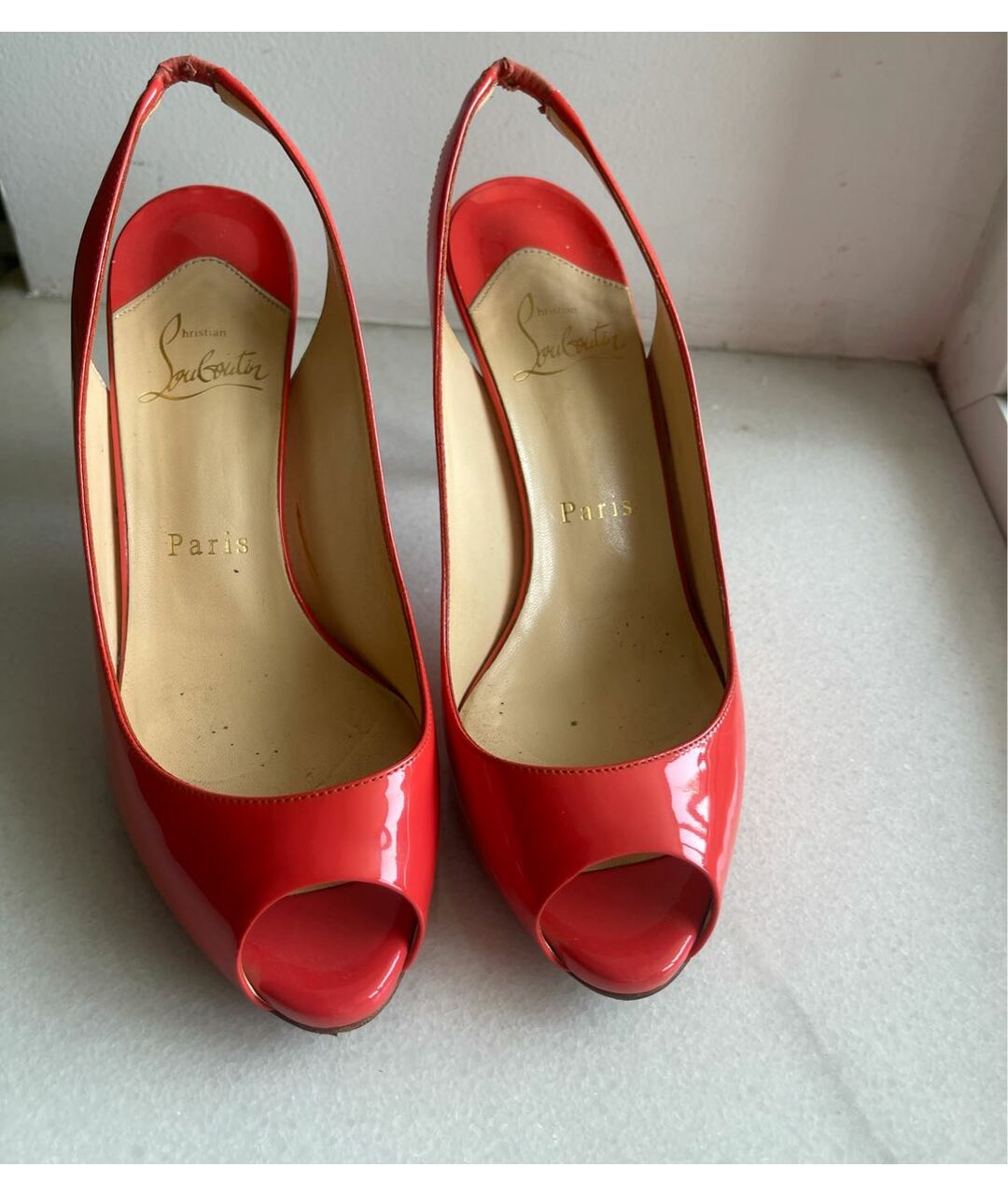 CHRISTIAN LOUBOUTIN Коралловые босоножки из лакированной кожи, фото 2