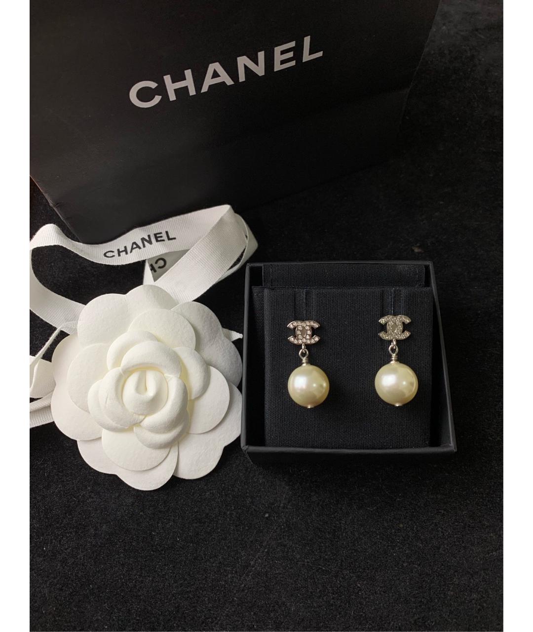 CHANEL Белые металлические серьги, фото 2
