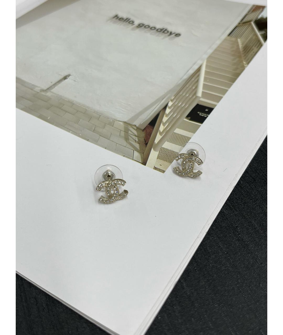 CHANEL Золотые металлические серьги, фото 5