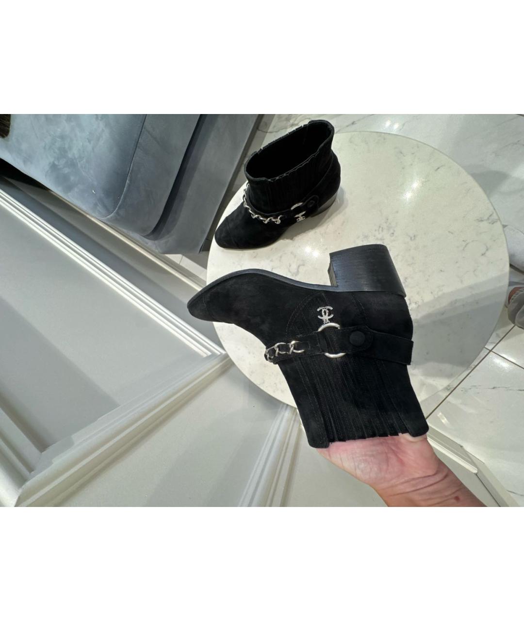 CHANEL Черные замшевые ботильоны, фото 7