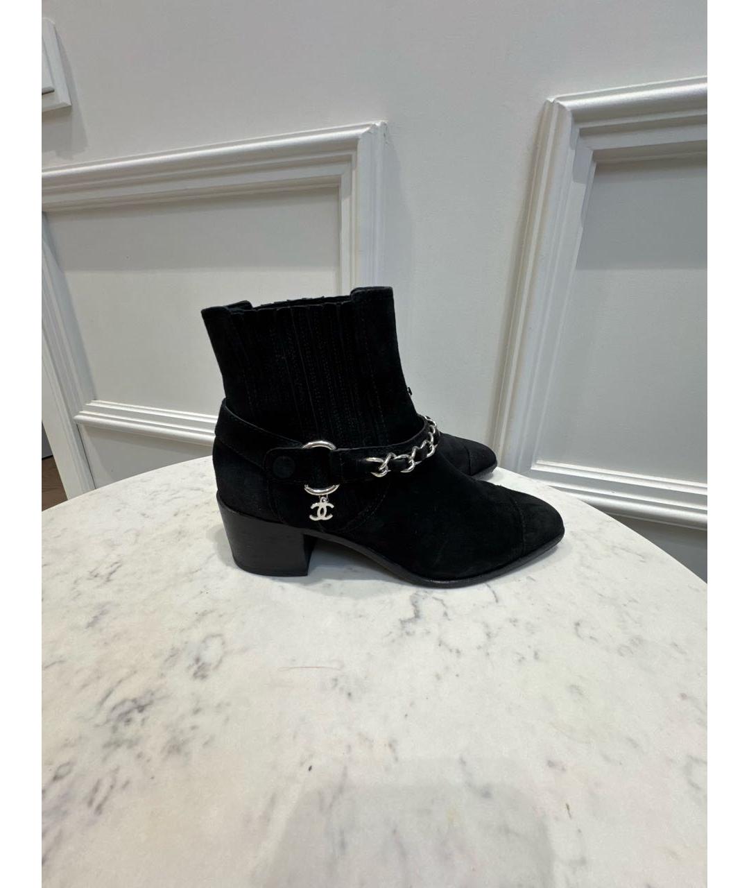 CHANEL Черные замшевые ботильоны, фото 8
