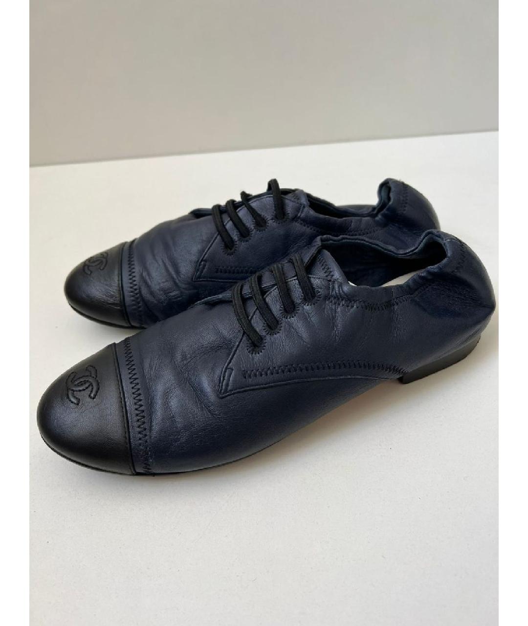 CHANEL Темно-синие кожаные брогги и оксфорды, фото 3