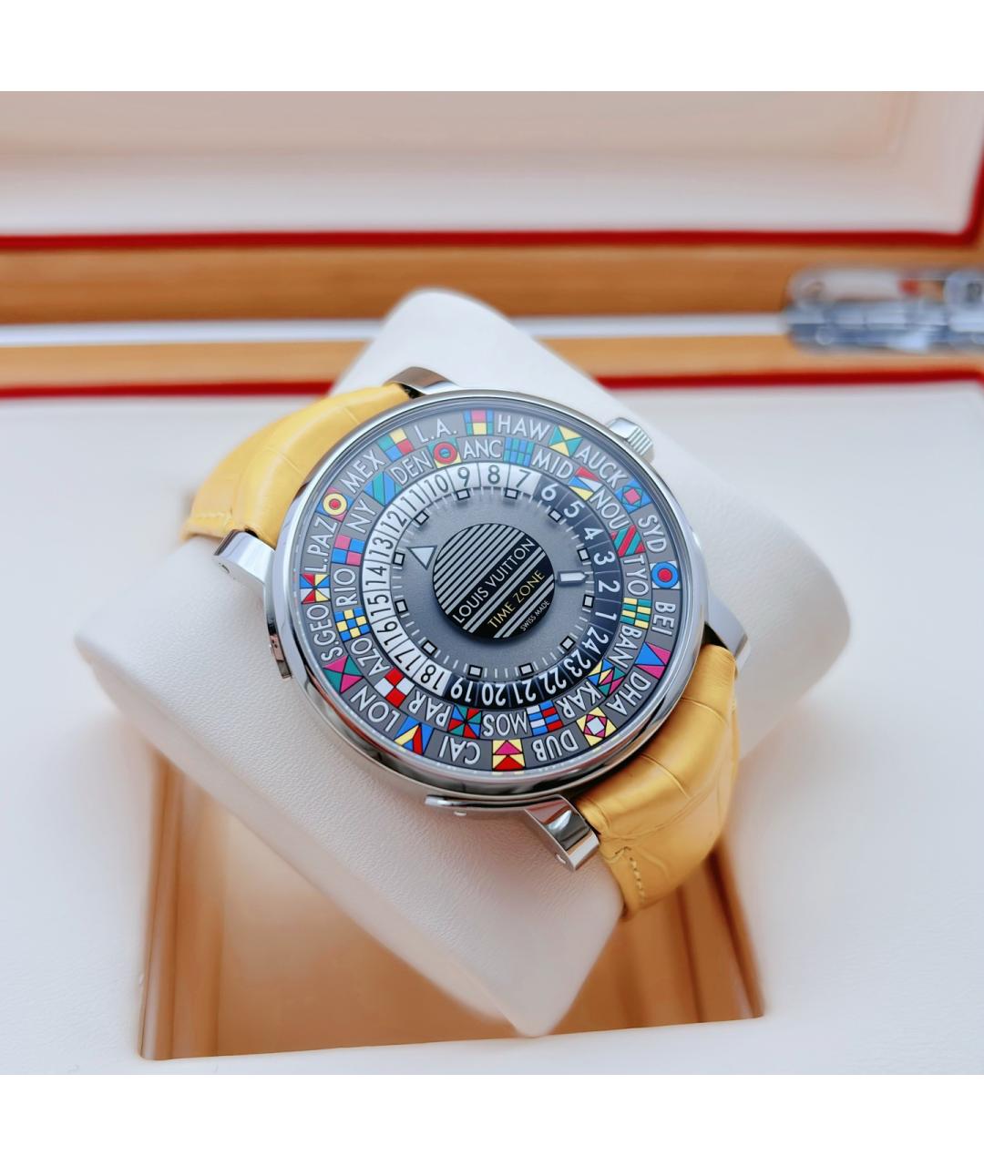 LOUIS VUITTON Черные стальные часы, фото 3