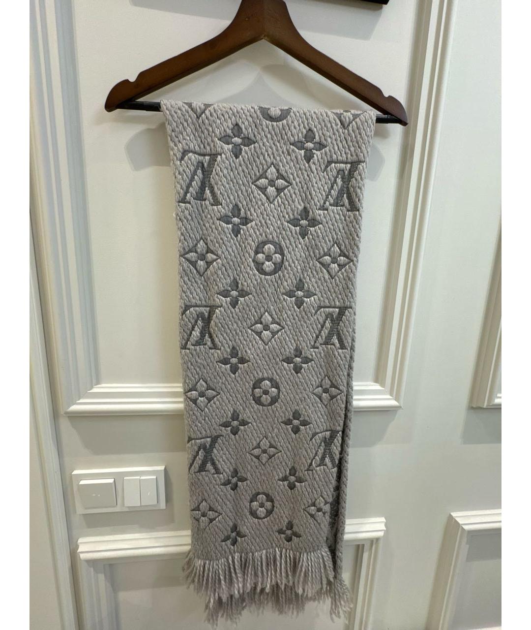 LOUIS VUITTON Серый шерстяной шарф, фото 6