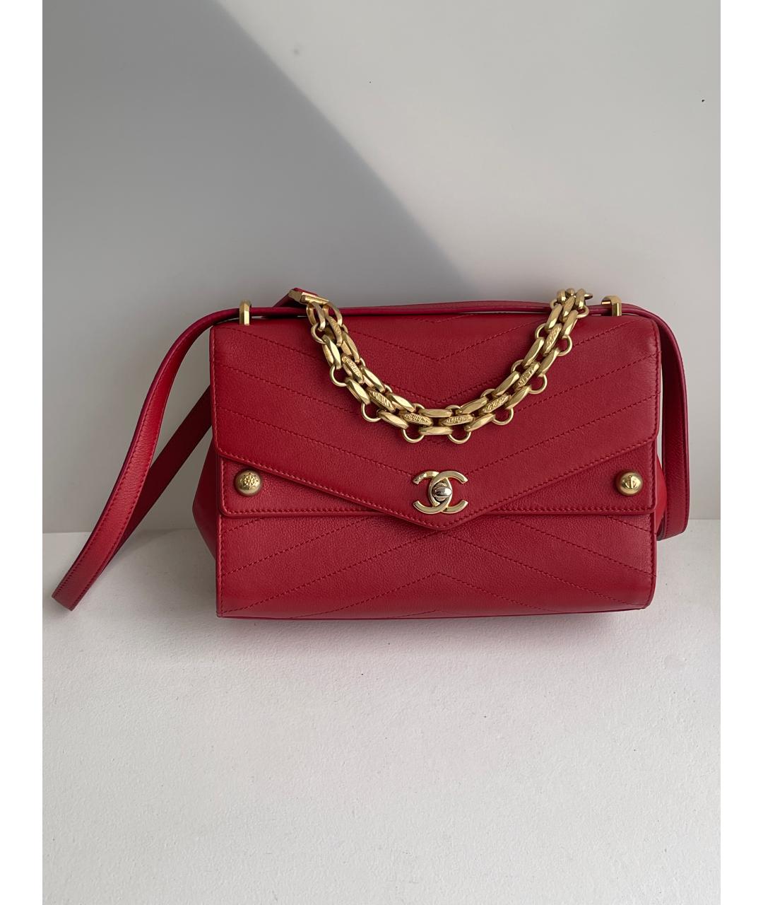 CHANEL Красная кожаная сумка через плечо, фото 2