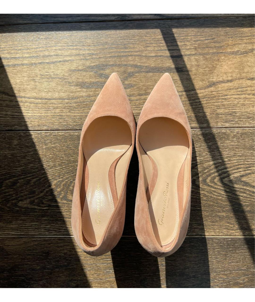 GIANVITO ROSSI Бежевые замшевые туфли, фото 2