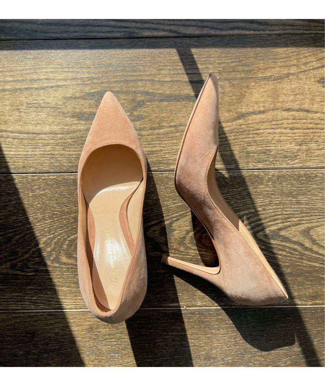 GIANVITO ROSSI Бежевые замшевые туфли, фото 4