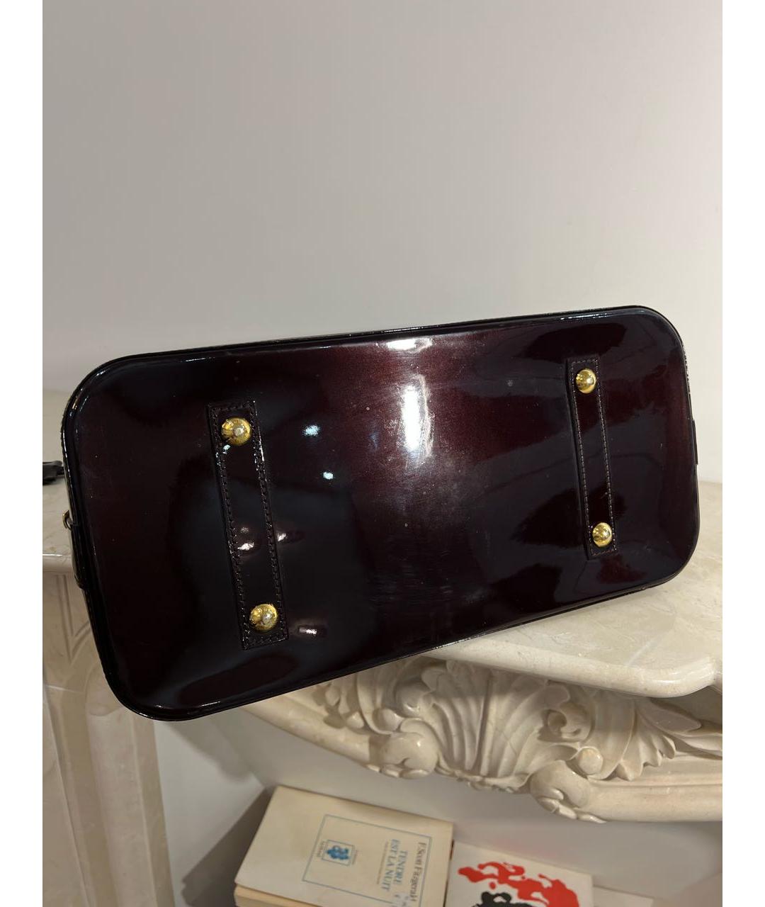 LOUIS VUITTON Бордовая сумка с короткими ручками из лакированной кожи, фото 3