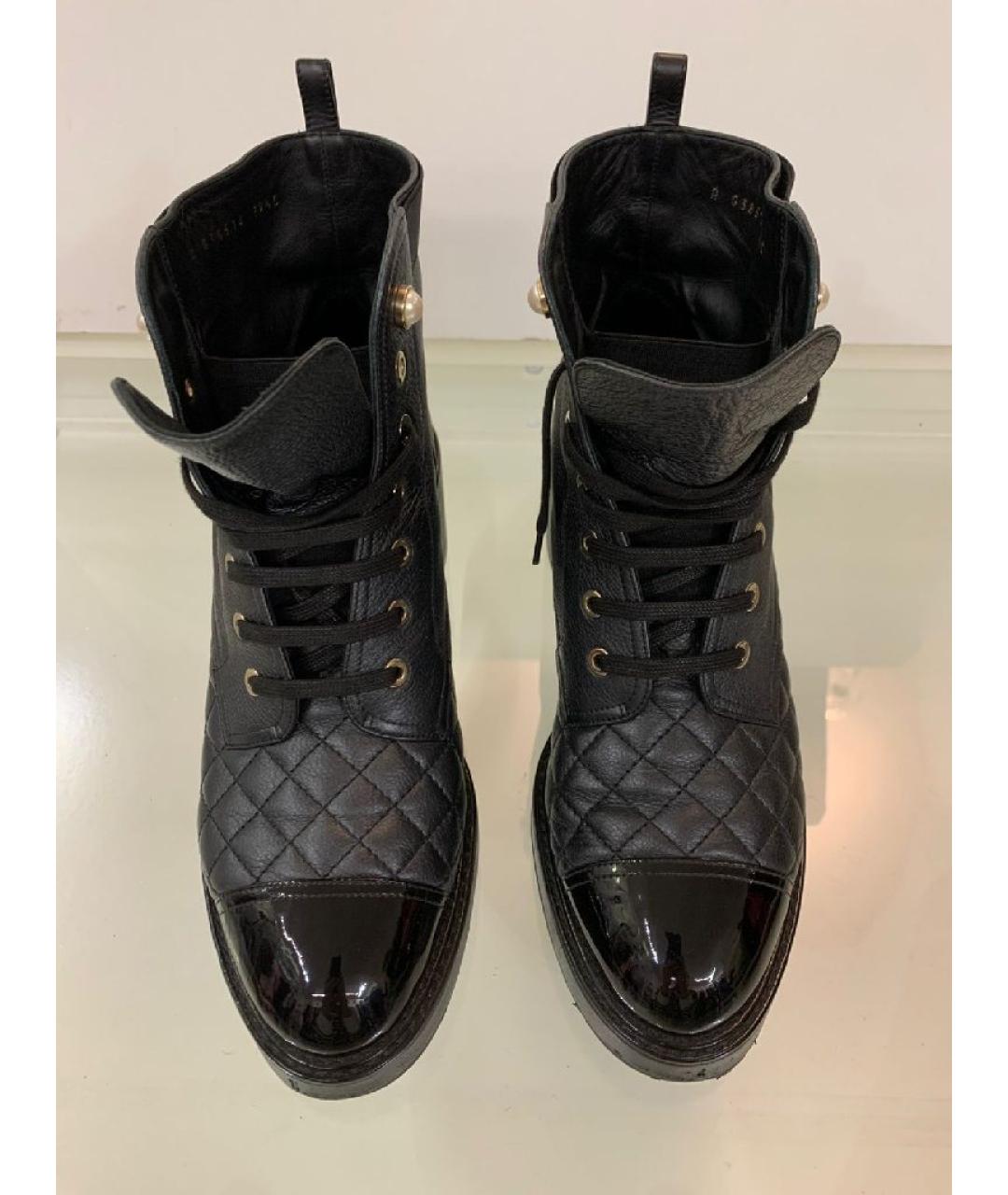 CHANEL Антрацитовые кожаные ботинки, фото 2