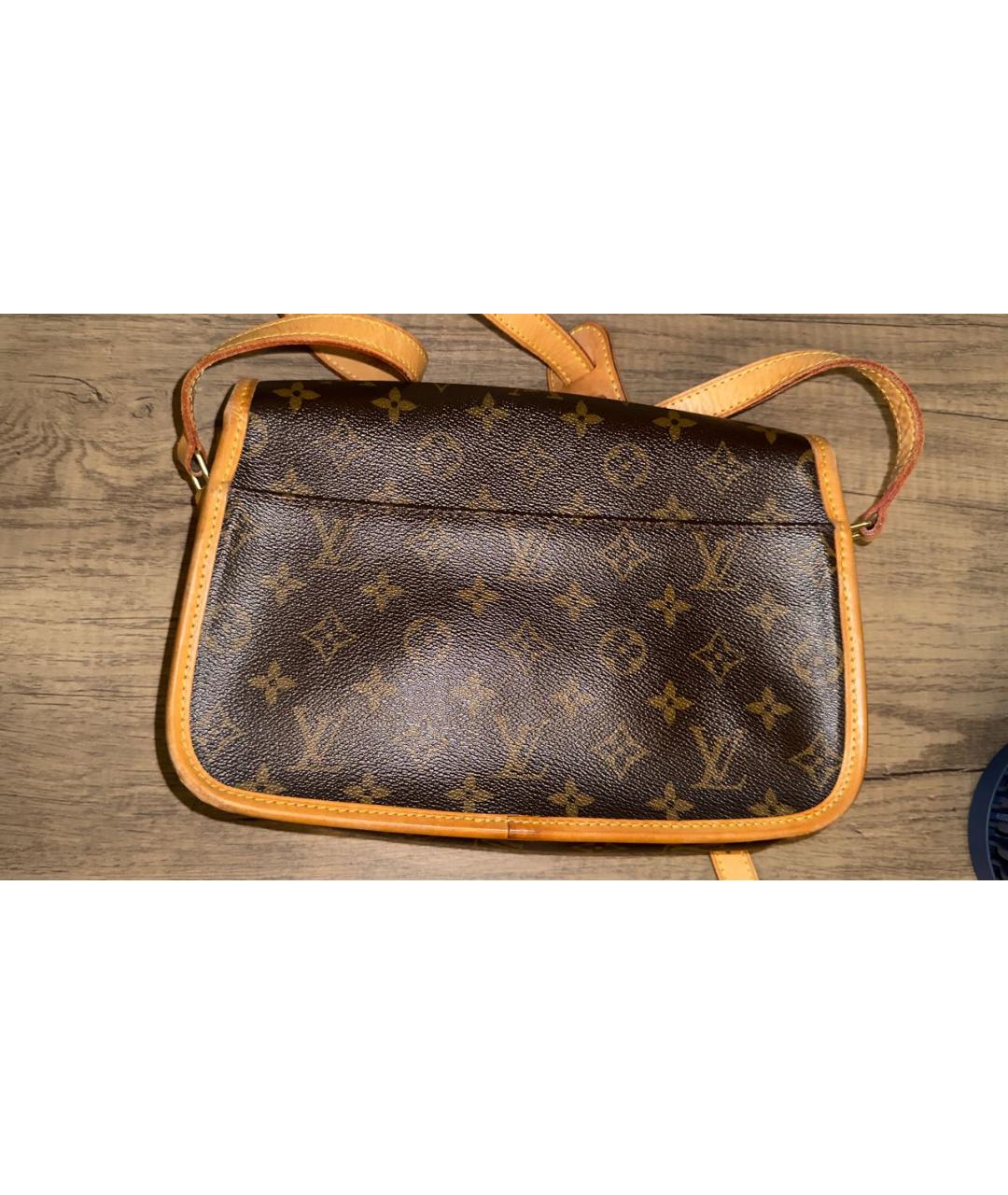 LOUIS VUITTON Коричневая сумка через плечо, фото 3