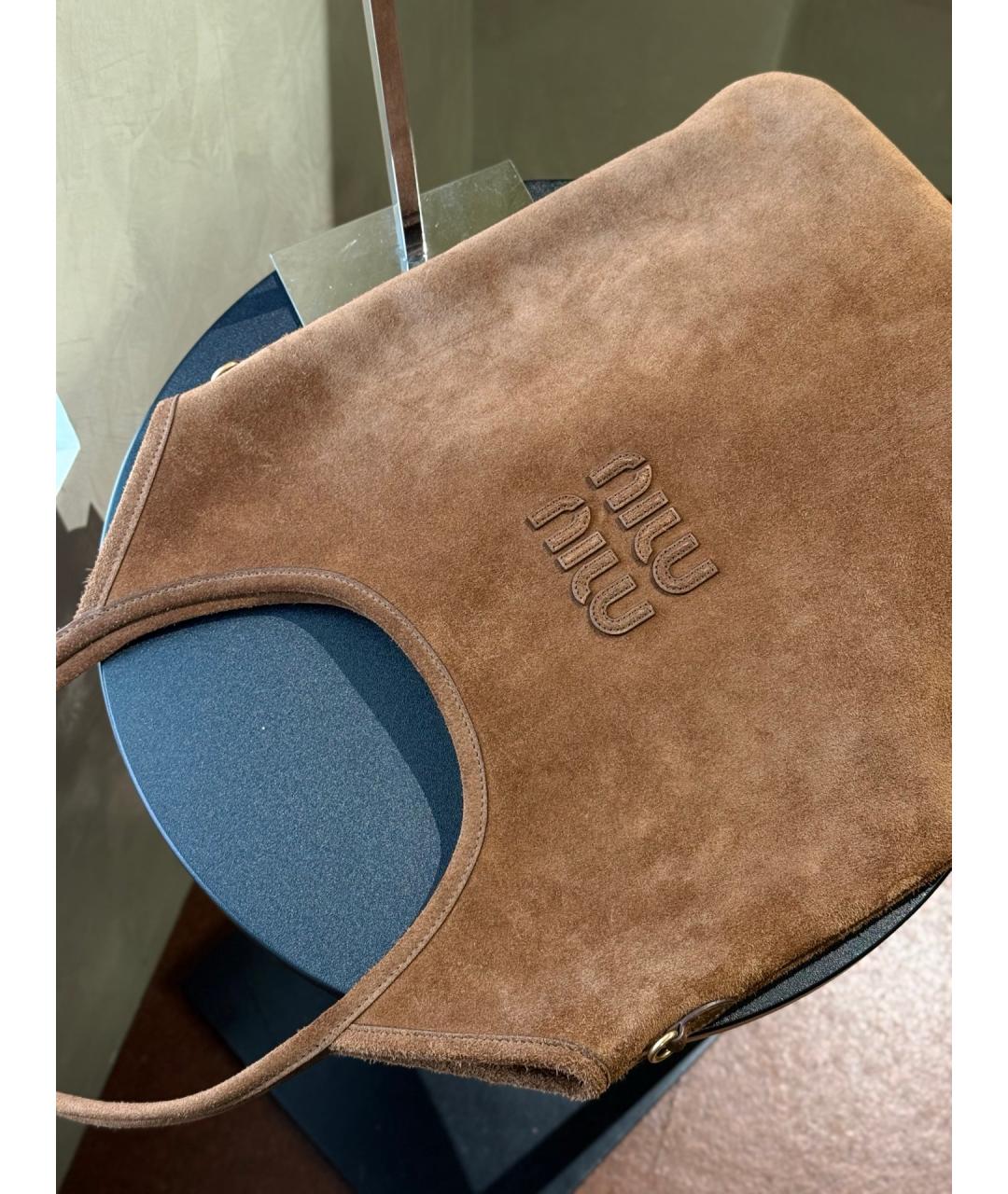 MIU MIU Коричневая замшевая сумка через плечо, фото 7
