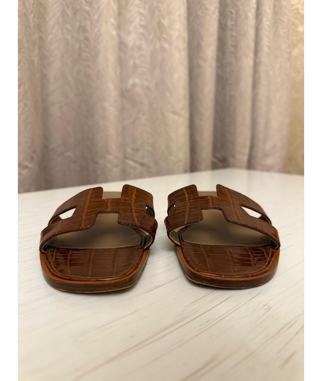 HERMES Коричневые шлепанцы из экзотической кожи, фото 7