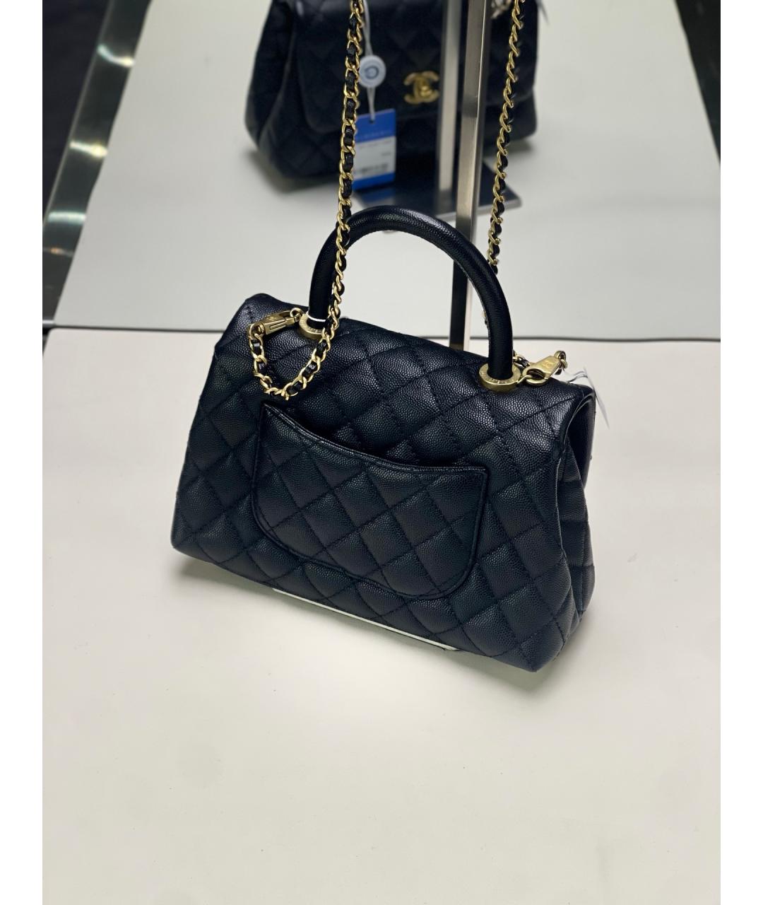 CHANEL Черная кожаная сумка с короткими ручками, фото 4