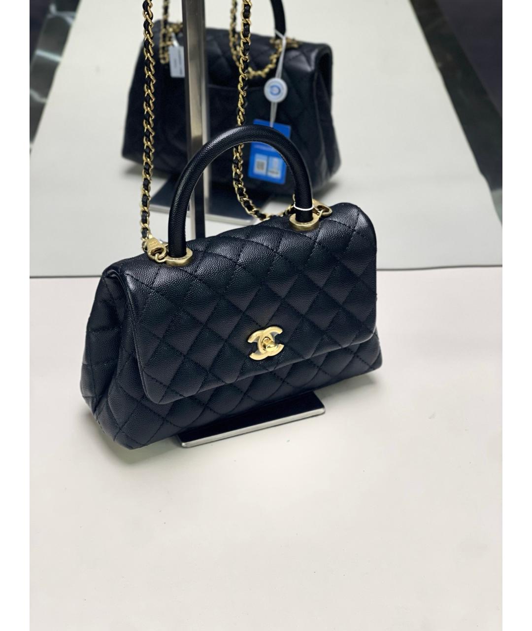 CHANEL Черная кожаная сумка с короткими ручками, фото 3