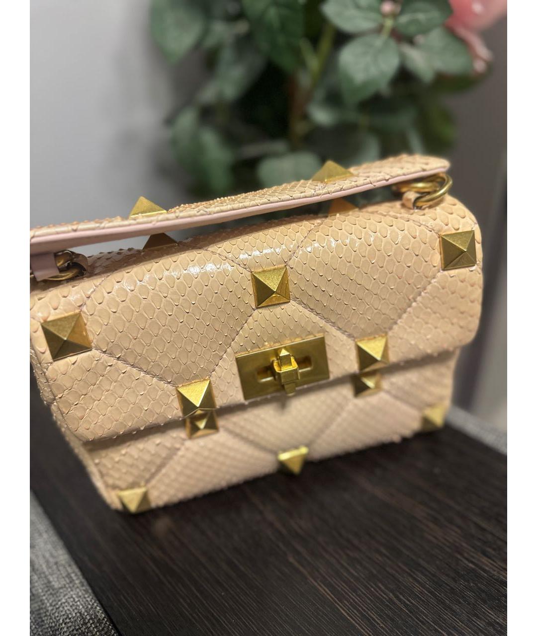 VALENTINO Бежевая сумка с короткими ручками из экзотической кожи, фото 2