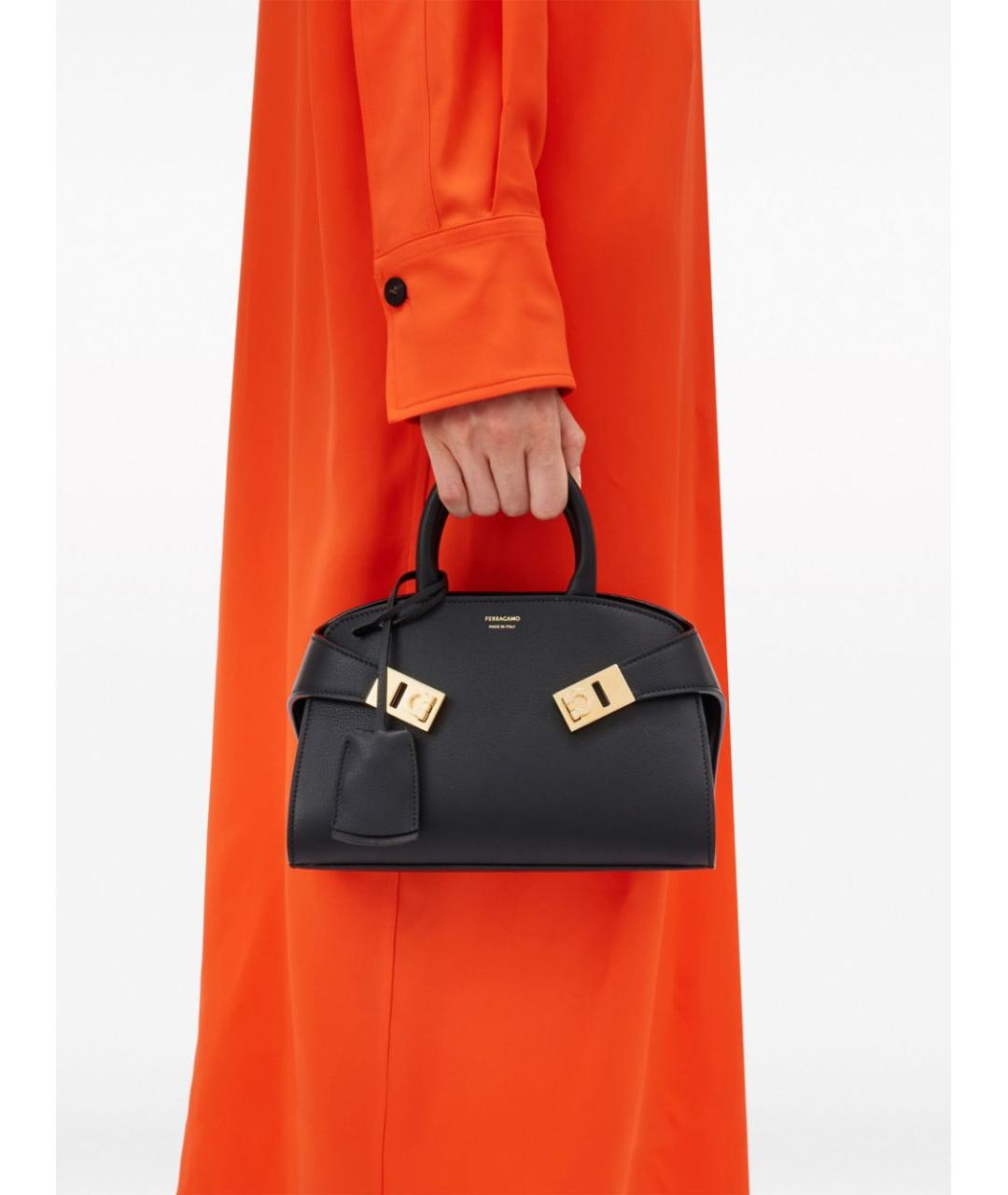 FERRAGAMO Черная кожаная сумка с короткими ручками, фото 4