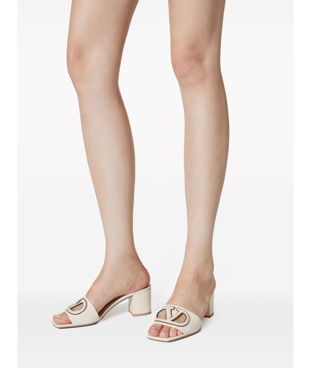 VALENTINO Бежевые сандалии, фото 2